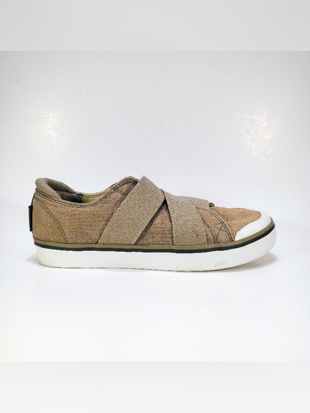 Keen Elsa III Gore Womens 7.5 Light Brown Slip On Sneakers